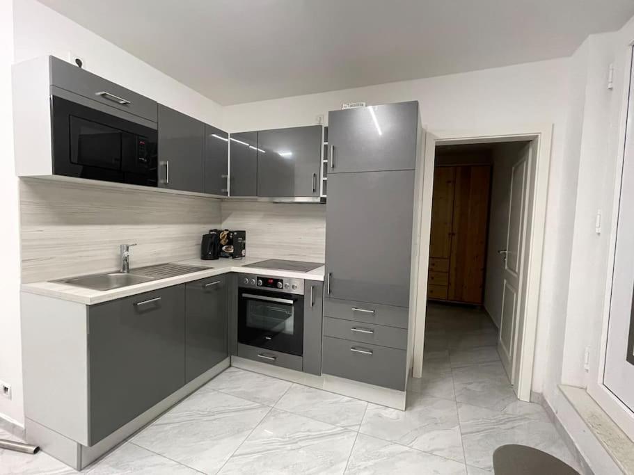 Fully Equipped Apartment 3 Rooms 5 Bed Amburgo Esterno foto