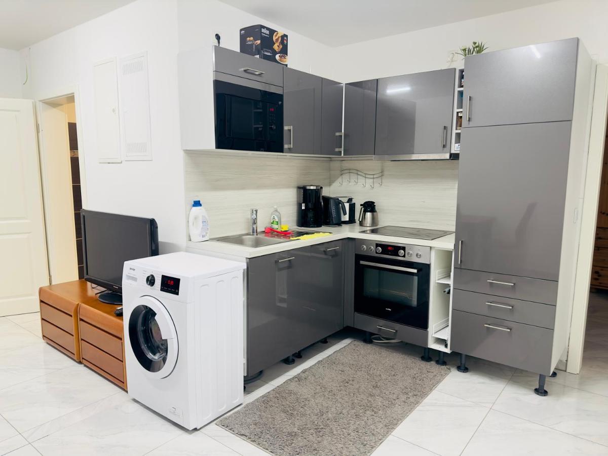 Fully Equipped Apartment 3 Rooms 5 Bed Amburgo Esterno foto
